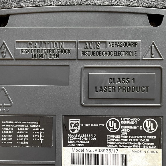 Phillips CD Clock Radio with Gentle Wake - Picture 7 of 9